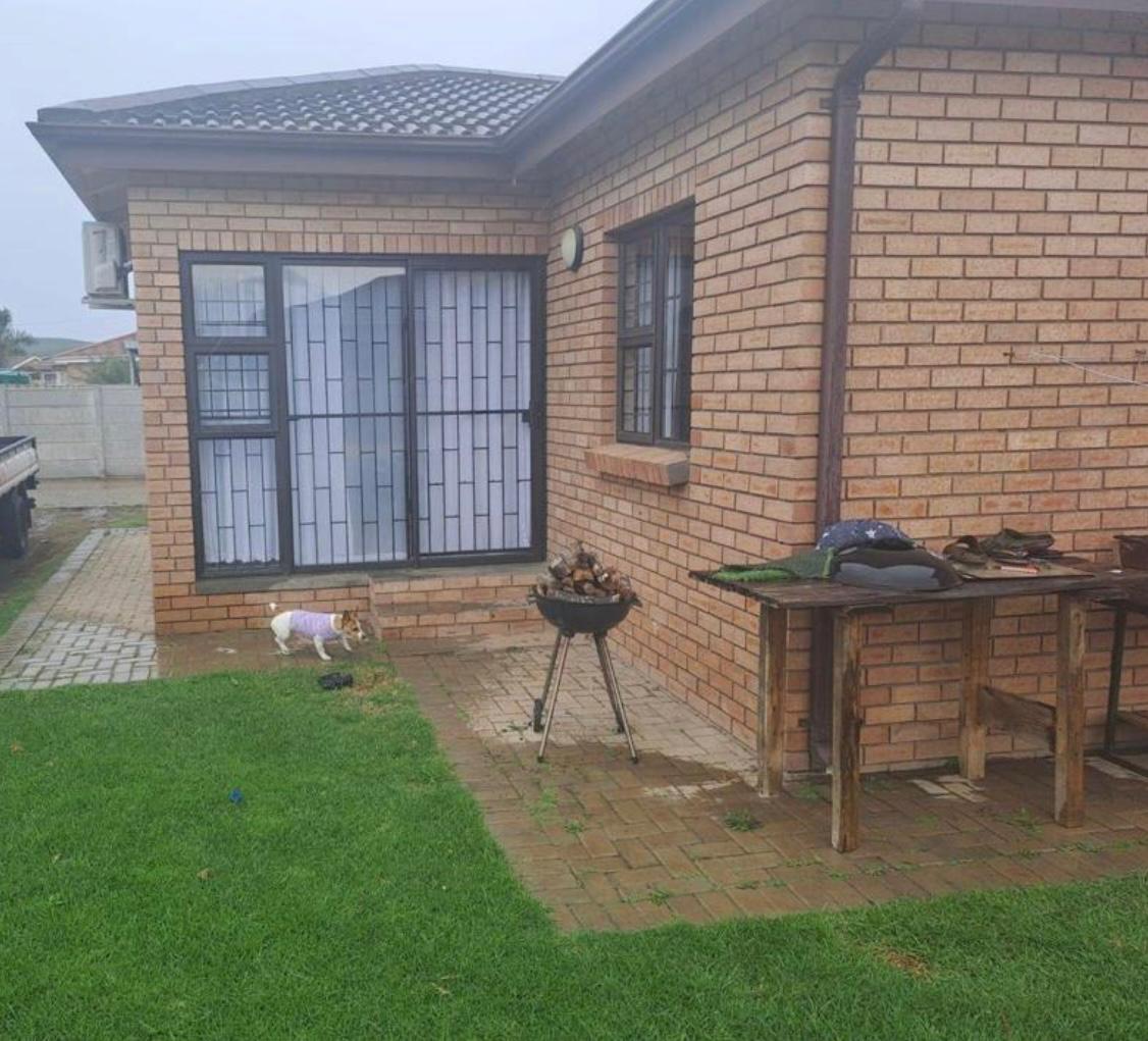 2 Bedroom Property for Sale in Windsor Park Eastern Cape